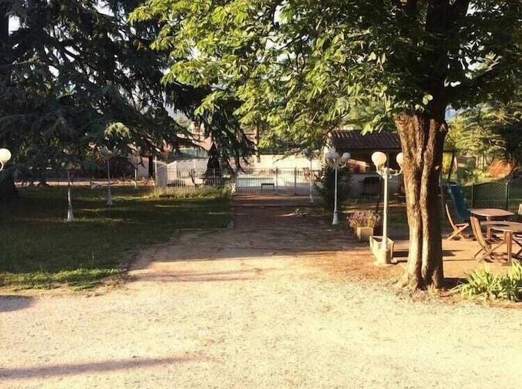 بنسيون Le Parc Aux Cèdres