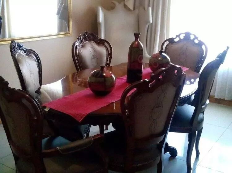 پانسیون Lolos Bed & Breakfast