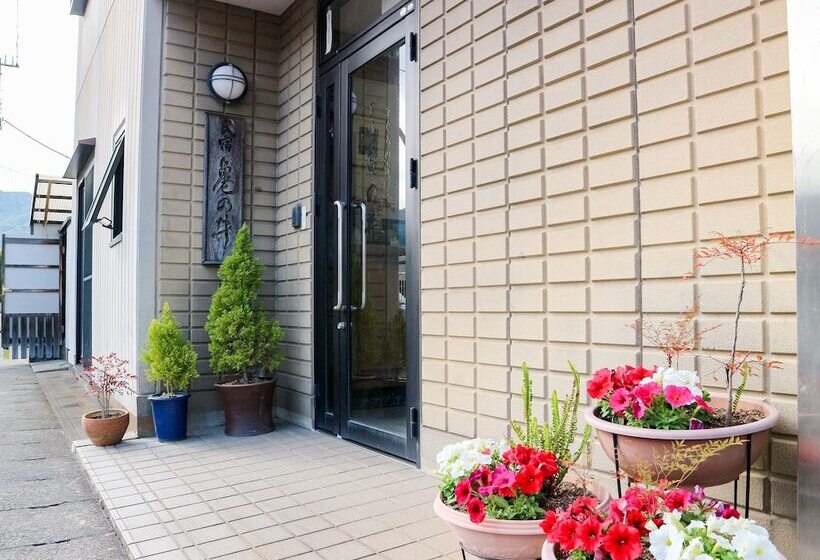 פנסיון Minshuku Kamenoi