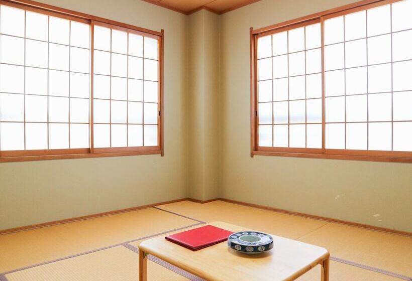 פנסיון Minshuku Kamenoi