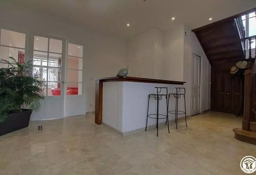 Majatalo Villa La Maternite