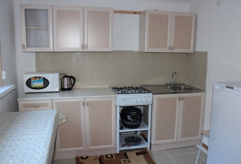 Guesthouse On Ordzhonikidze 18