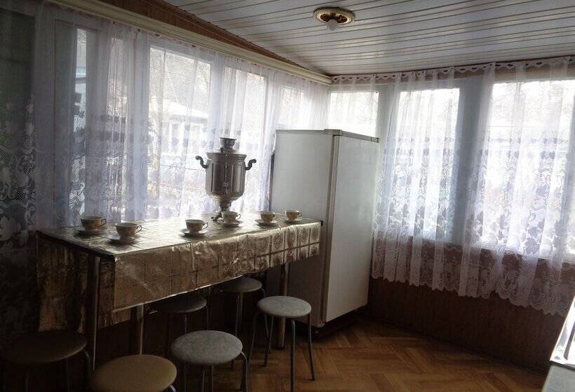 Guesthouse On Ordzhonikidze 18