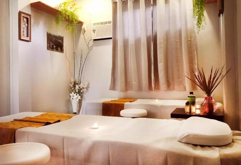 Aerostop Hotel And Restaurant