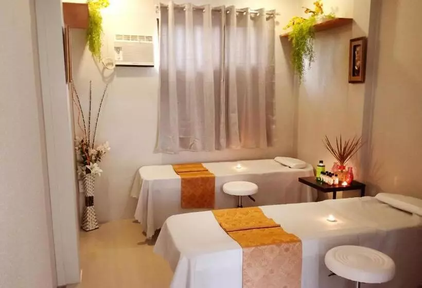 Aerostop Hotel And Restaurant