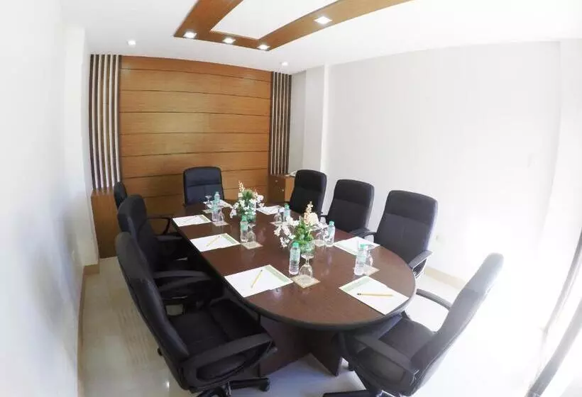 Aerostop Hotel And Restaurant