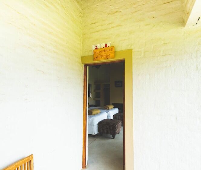 בית מלון כפרי Deruxa Cottages