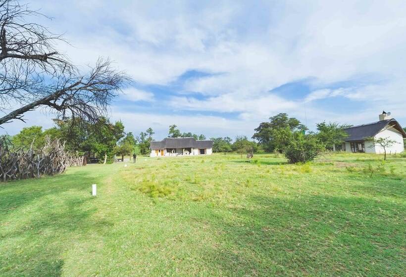 בית מלון כפרי Deruxa Cottages