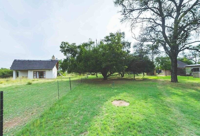 בית מלון כפרי Deruxa Cottages