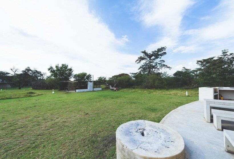 בית מלון כפרי Deruxa Cottages