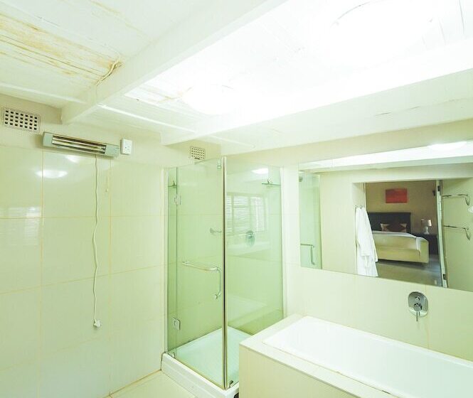 בית מלון כפרי Deruxa Cottages