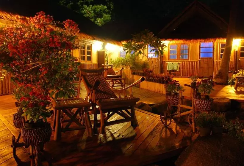 هتل Mantakiri Island Resort Private Island