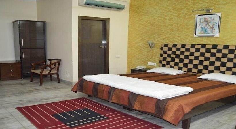 בית מלון כפרי Rk Palace