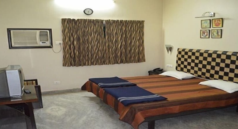 בית מלון כפרי Rk Palace