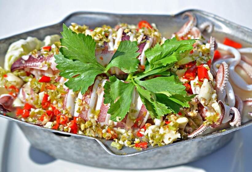 Hotel Saeng Tai Amphawa Resort