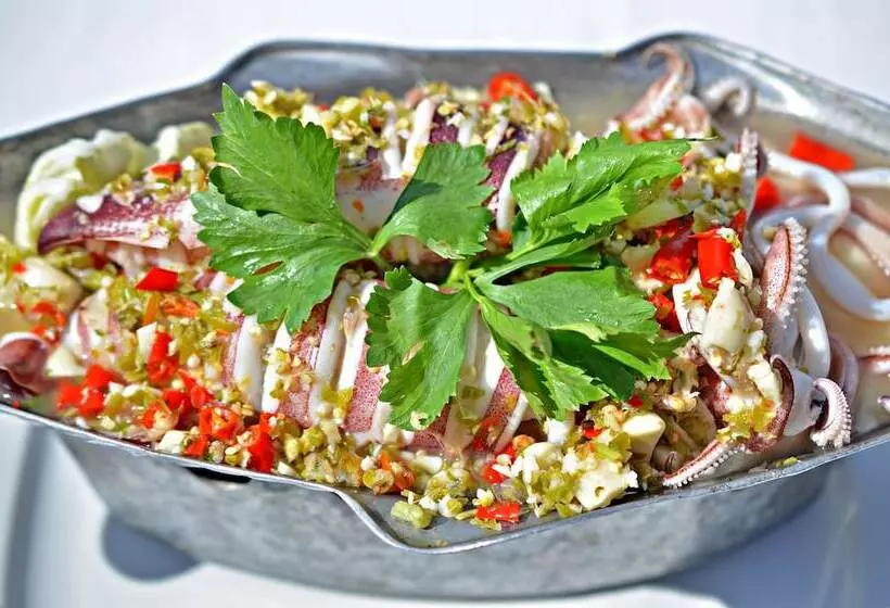 Hotelli Saeng Tai Amphawa Resort