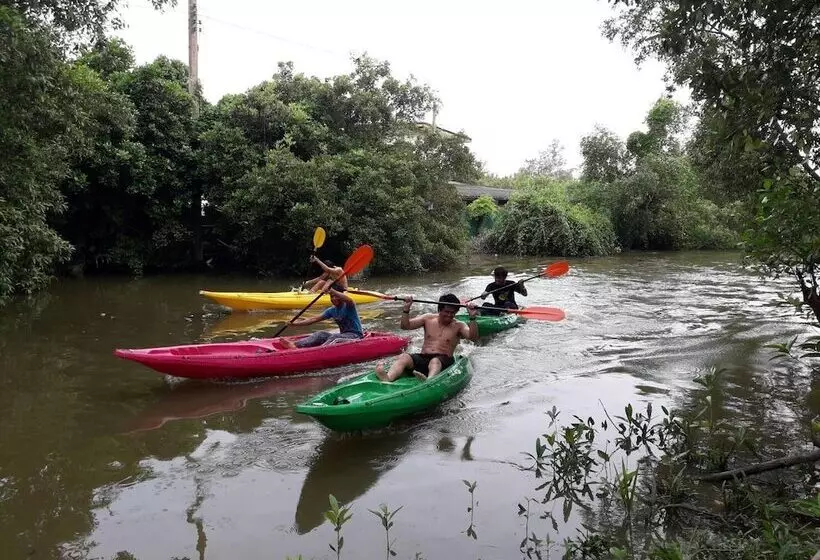 Hotelli Saeng Tai Amphawa Resort