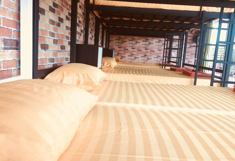 Hotel Saeng Tai Amphawa Resort