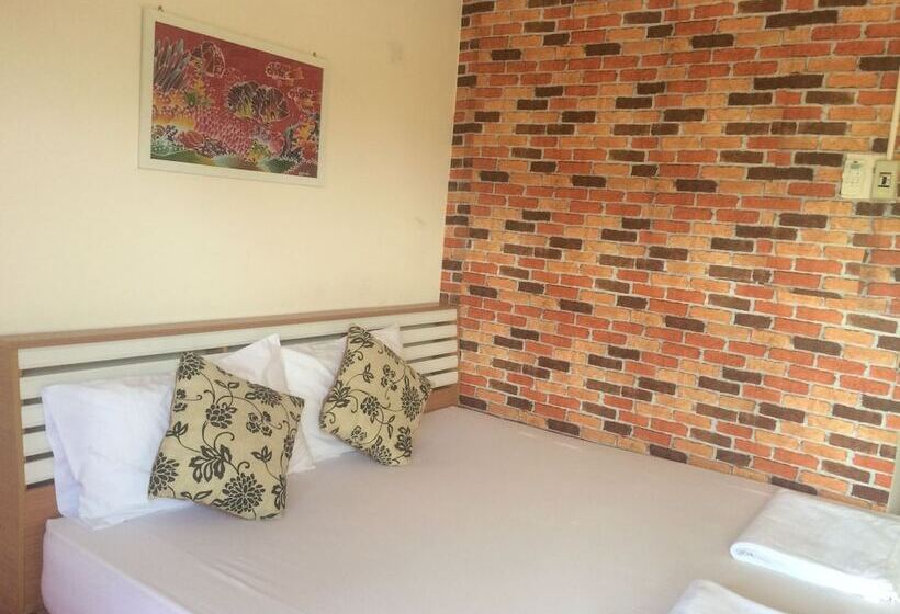 Hotel Saeng Tai Amphawa Resort