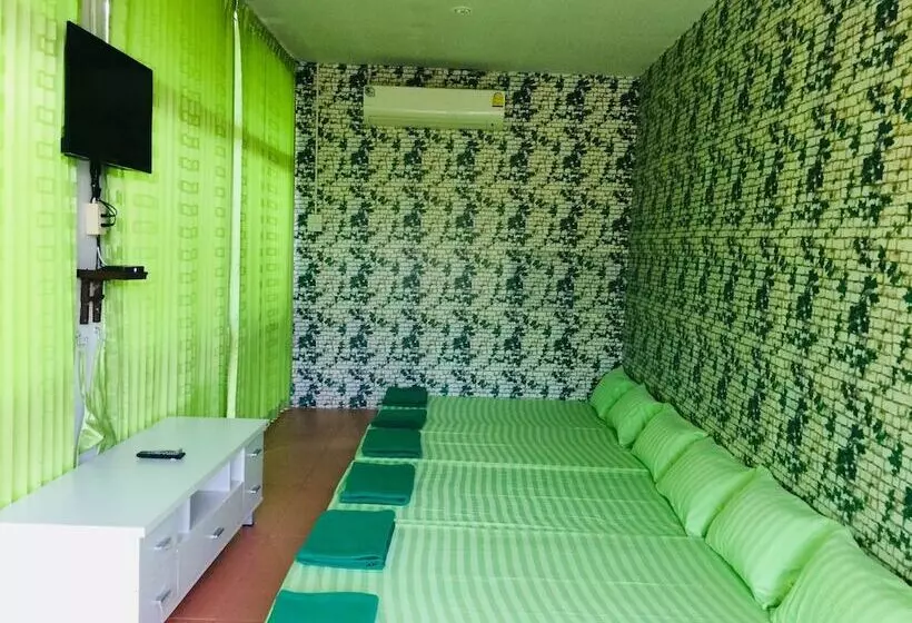 Hotelli Saeng Tai Amphawa Resort