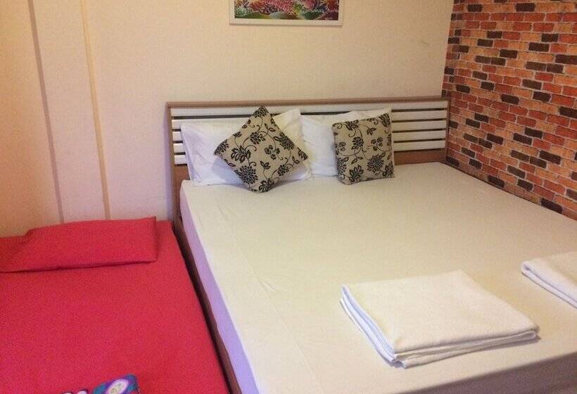 Hotel Saeng Tai Amphawa Resort