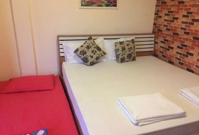 Hotelli Saeng Tai Amphawa Resort