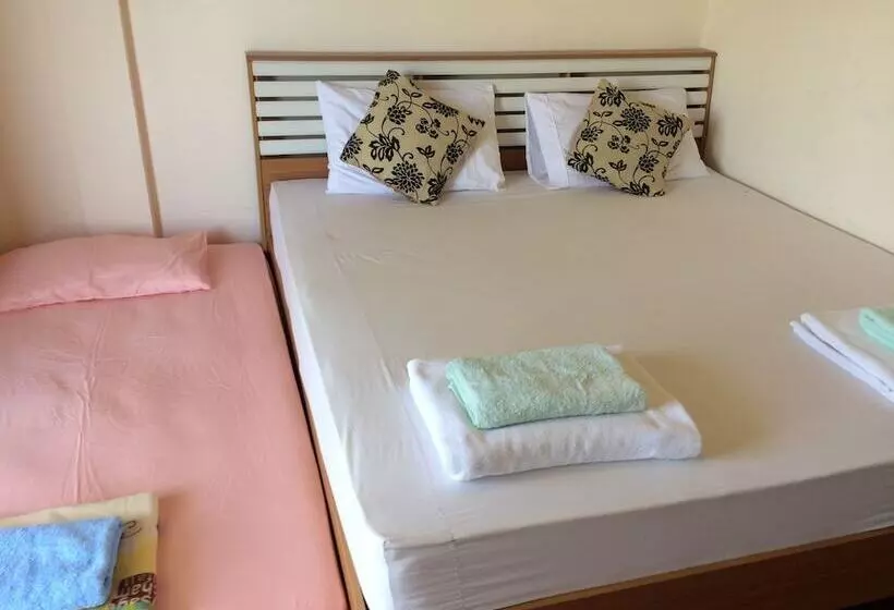 Hotelli Saeng Tai Amphawa Resort