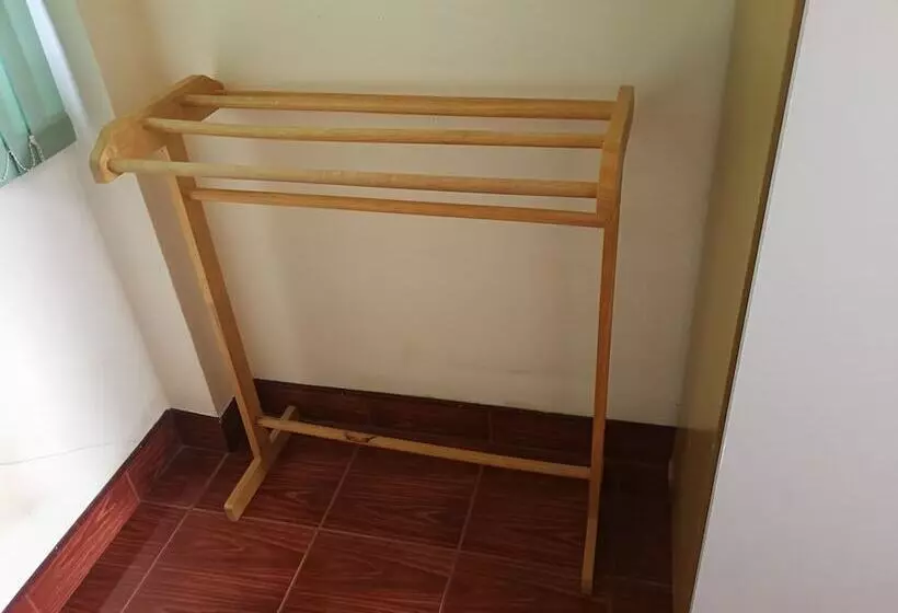 Hotelli Saeng Tai Amphawa Resort