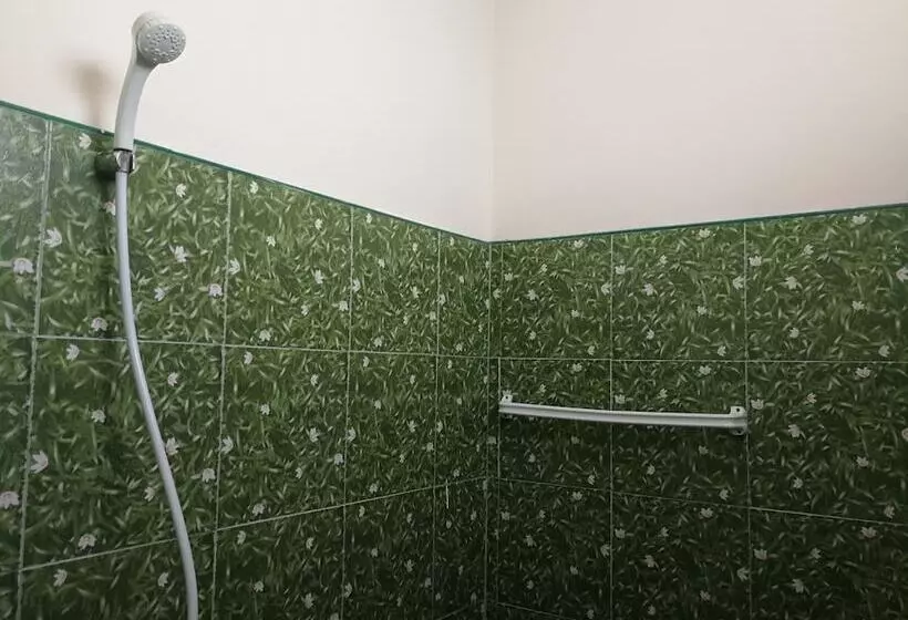 Hotelli Saeng Tai Amphawa Resort