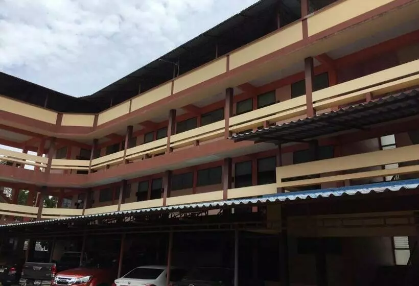 ホテル Sataya Apartment