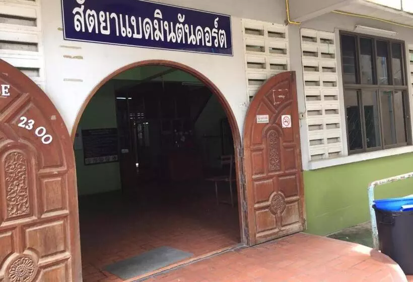 ホテル Sataya Apartment