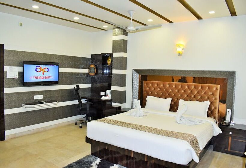 בית מלון כפרי Silver Arcade Premier, Malda, Wb