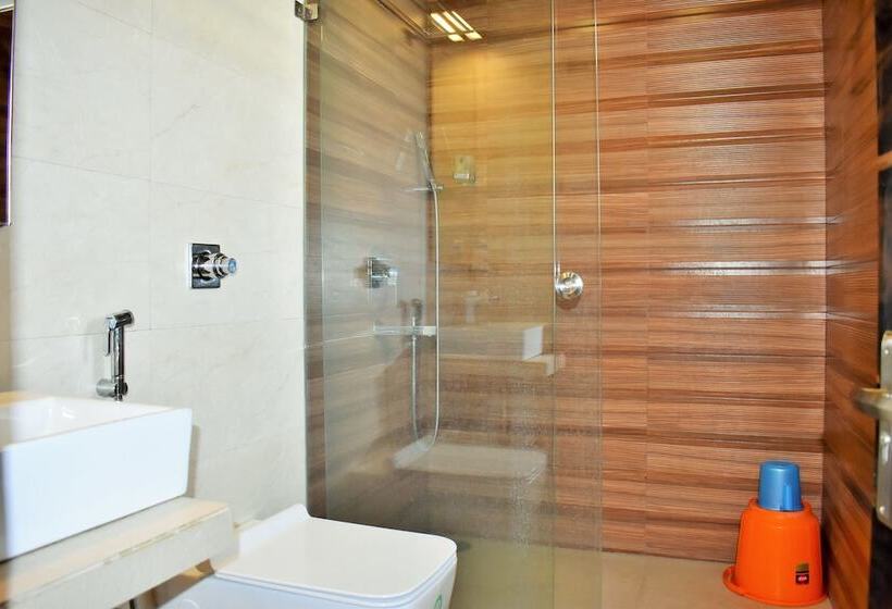 בית מלון כפרי Silver Arcade Premier, Malda, Wb