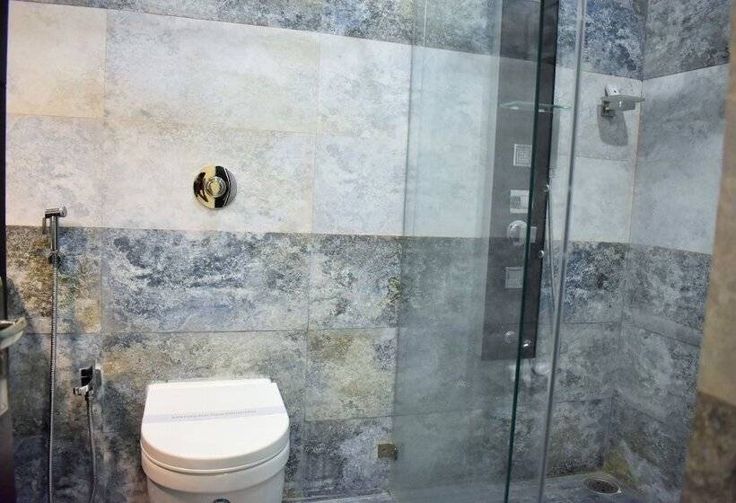 בית מלון כפרי Silver Arcade Premier, Malda, Wb