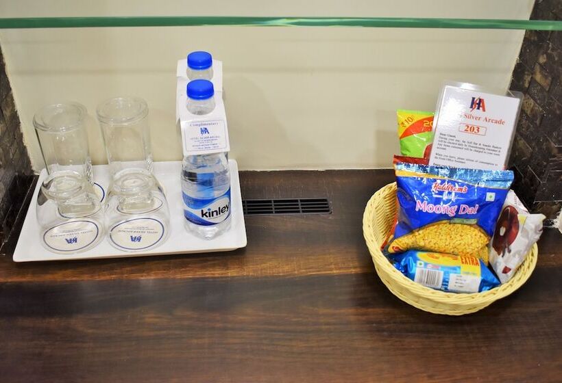 בית מלון כפרי Silver Arcade Premier, Malda, Wb