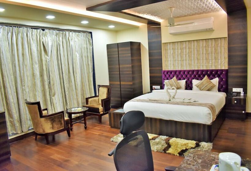 בית מלון כפרי Silver Arcade Premier, Malda, Wb