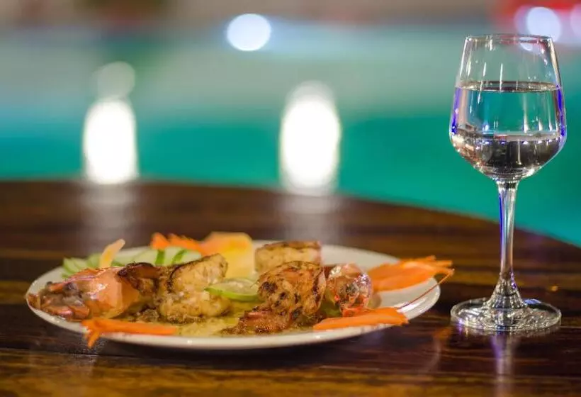 Hotelli Symphony Summer Sands Beach Resort And Spa