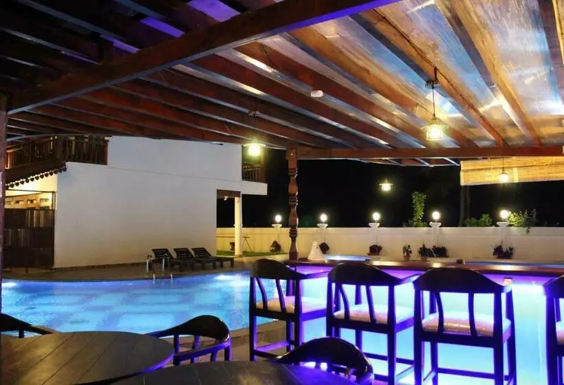 Hotelli Symphony Summer Sands Beach Resort And Spa