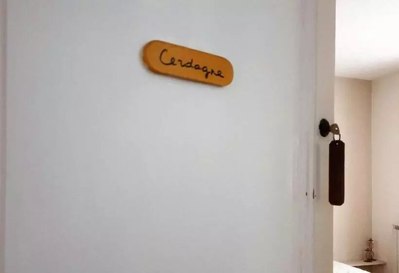 Majatalo Chambres D Hôtes Et Gîtes  L Abri Sous Roche