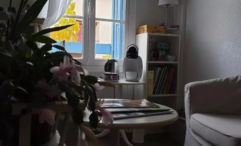 Majatalo Chambres D Hôtes Et Gîtes  L Abri Sous Roche