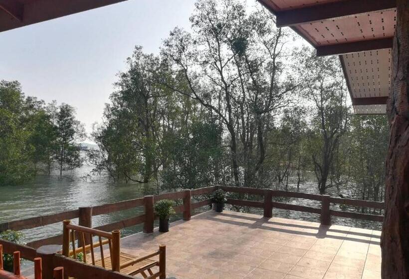 פנסיון Chomlay Room & Restaurant