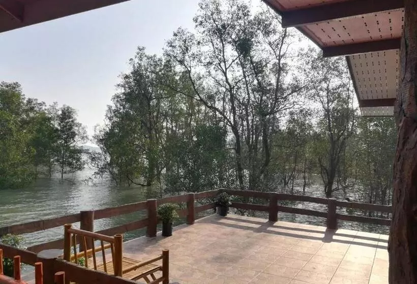 ペンション Chomlay Room & Restaurant