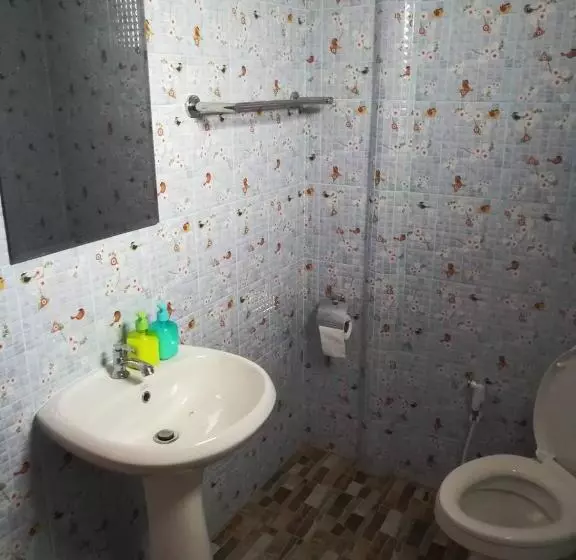 ペンション Chomlay Room & Restaurant