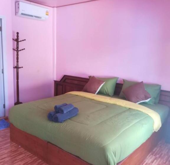 פנסיון Chomlay Room & Restaurant