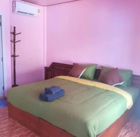 ペンション Chomlay Room & Restaurant