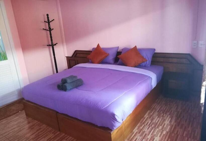 פנסיון Chomlay Room & Restaurant