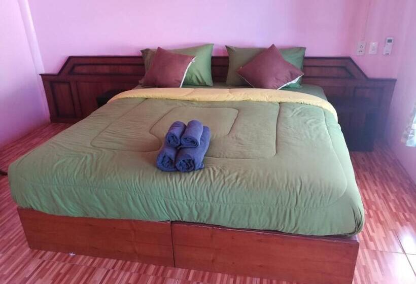 פנסיון Chomlay Room & Restaurant