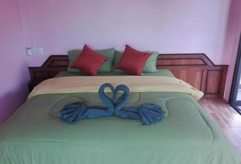 ペンション Chomlay Room & Restaurant