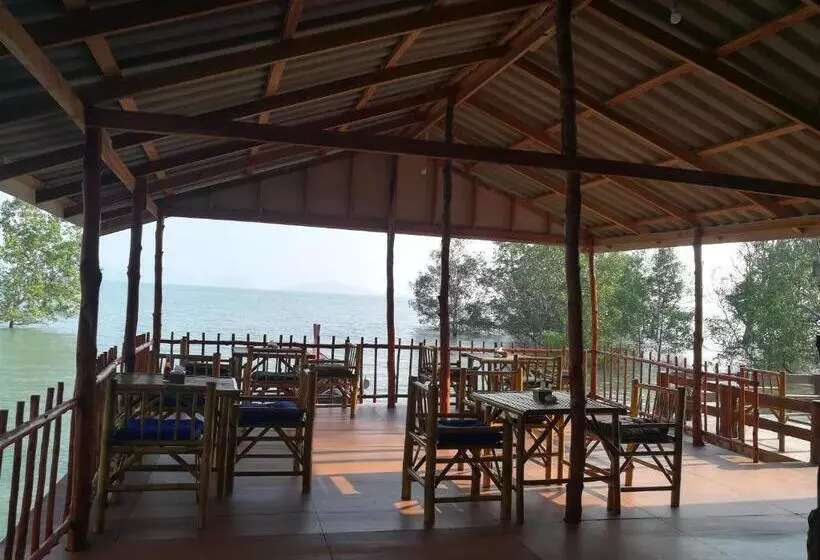 ペンション Chomlay Room & Restaurant