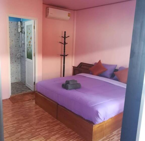 פנסיון Chomlay Room & Restaurant